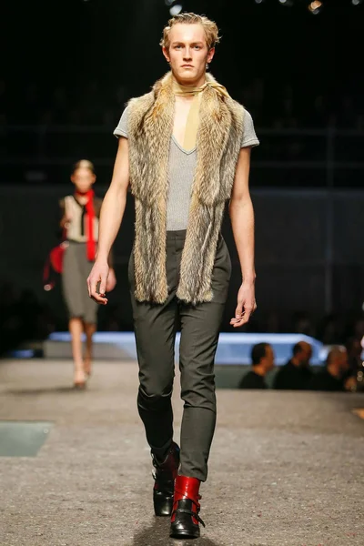 Look 33